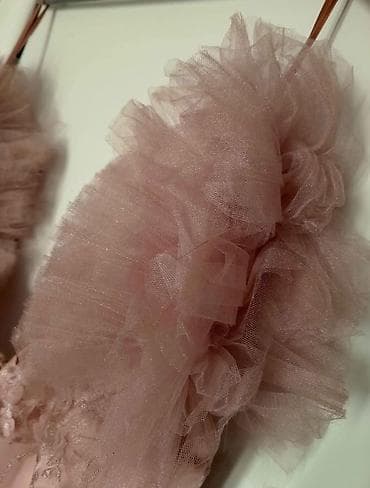 Elegantna koktel haljina u puder‑roze boji. Jednom obučena na par na lalafo.rs — 6 Elegantna koktel haljina u puder‑roze boji. Jednom obučena na par — 6