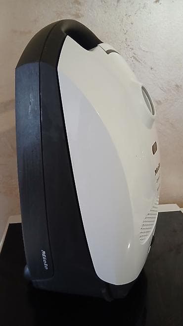 Miele Classic C1 PowerLine usisivač sa kesom - Model: Classic C1 na lalafo.rs — 3 Miele Classic C1 PowerLine usisivač sa kesom - Model: Classic C1 — 3