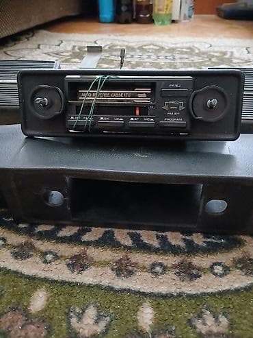 Auto radio kasetofon sa zvučnicima, idealan za ljubitelje klasičnih na lalafo.rs — 1 Auto radio kasetofon sa zvučnicima, idealan za ljubitelje klasičnih — 1