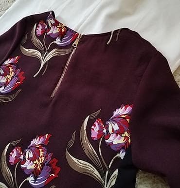 Rinascimento haljina sa božurima bordo trula višnja boja sa krupnim na lalafo.rs — 3 Rinascimento haljina sa božurima bordo trula višnja boja sa krupnim — 3