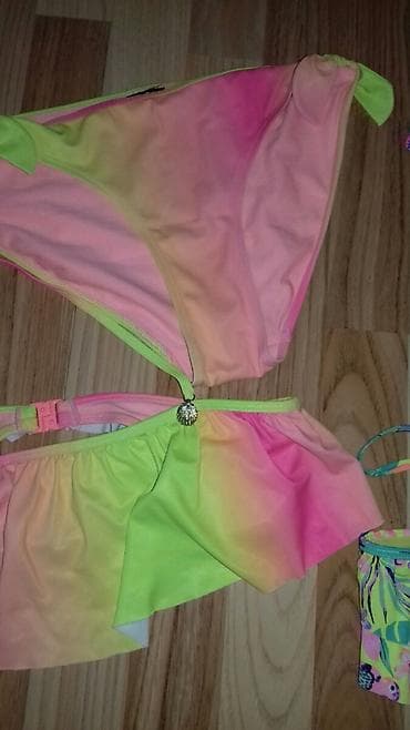 Swimwear: H&M kupaci za devojcicu.
Velicina 170
Oba za 850din at lalafo.rs — 2 Swimwear: H&M kupaci za devojcicu.
Velicina 170
Oba za 850din — 2