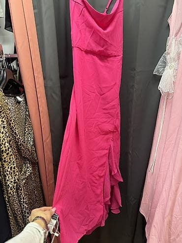 SHEIN haljina – model na bretele, jarko roze boje S vel - Veličina: S na lalafo.rs — 1 SHEIN haljina – model na bretele, jarko roze boje S vel - Veličina: S — 1