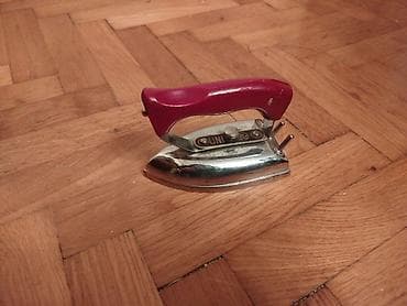 Irons: Mala dekorativna ukrasna pegla at lalafo.rs — 2 Irons: Mala dekorativna ukrasna pegla — 2