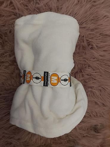 Other: M, Single-colored, color - White at lalafo.rs — 2 Other: M, Single-colored, color - White — 2