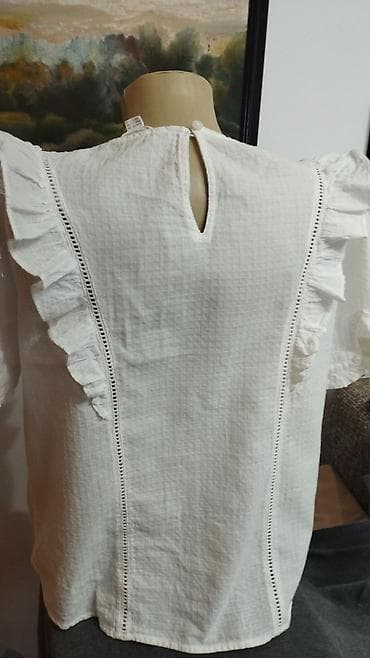 Springfield bela bluzica.
Pogledajte i ostale moje oglase na lalafo.rs — 3 Springfield bela bluzica.
Pogledajte i ostale moje oglase — 3