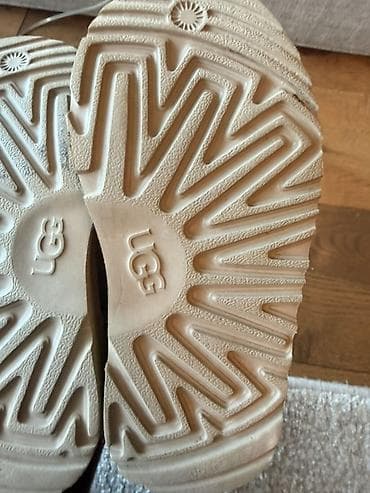 Ugg obuća bоја - Braon na lalafo.rs — 3 Ugg obuća bоја - Braon — 3