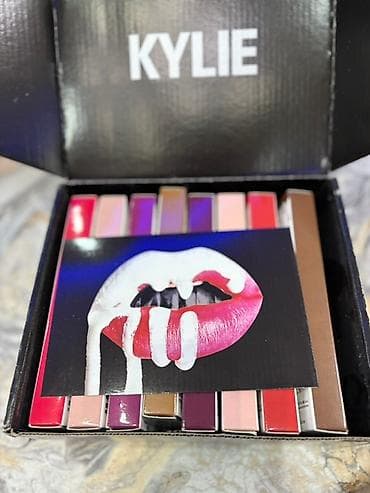 Kylie Cosmetics set za usne – Matte Liquid Lipstick & Lip Liner ( na lalafo.rs — 1 Kylie Cosmetics set za usne – Matte Liquid Lipstick & Lip Liner ( — 1