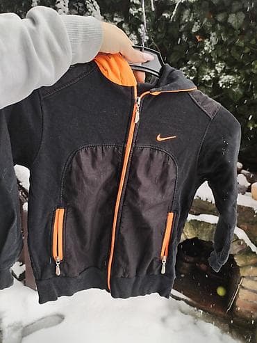 Nike gornji deo trenerke vel 6,super ocuvana na lalafo.rs — 1 Nike gornji deo trenerke vel 6,super ocuvana — 1