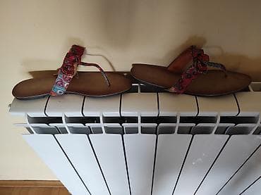 Uggs: Slippers 41, color - Multicolored at lalafo.rs — 2 Uggs: Slippers 41, color - Multicolored — 2