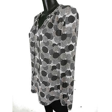 Bluza s.oliver, vel. M/38 marka: s. Oliver veličina: m/38 materijal na lalafo.rs — 2 Bluza s.oliver, vel. M/38 marka: s. Oliver veličina: m/38 materijal — 2