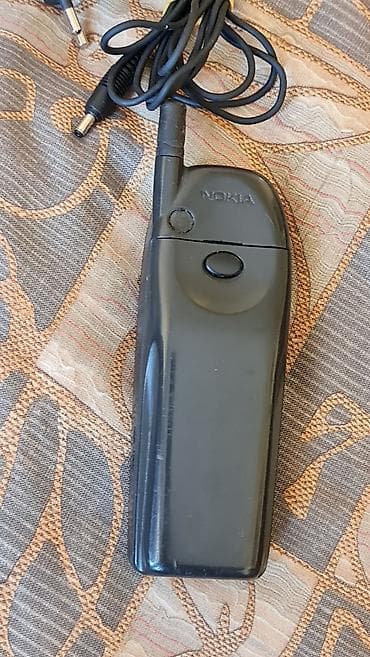 kom sa etiketom: Nokia mobilni telefon sa punjačem - Model sa eksternom antenom i at lalafo.rs — 7 kom sa etiketom: Nokia mobilni telefon sa punjačem - Model sa eksternom antenom i — 7