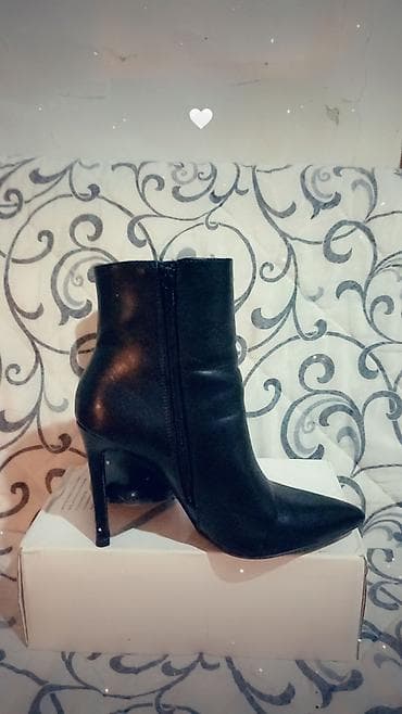 Ženske elegantne čizme na visoku štiklu - Boja: crna - Model: kratke na lalafo.rs — 2 Ženske elegantne čizme na visoku štiklu - Boja: crna - Model: kratke — 2