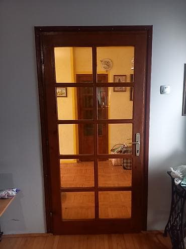 Drvena unutrašnja vrata sa staklenim panelima - Materijal: puno drvo na lalafo.rs Drvena unutrašnja vrata sa staklenim panelima - Materijal: puno drvo