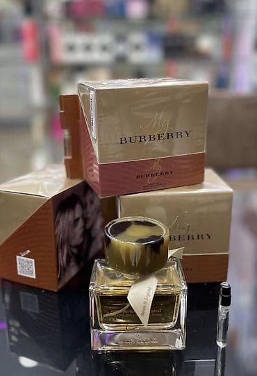 Ovo je Burberry My Burberry parfem. Tip mirisa: To je cvetni na lalafo.rs Ovo je Burberry My Burberry parfem. Tip mirisa: To je cvetni