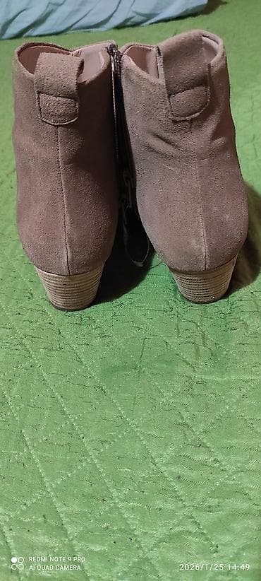 Nove Ženske čizme/gležnjače od antilopa, bež/svetlosmeđe boje. - na lalafo.rs — 3 Nove Ženske čizme/gležnjače od antilopa, bež/svetlosmeđe boje. - — 3