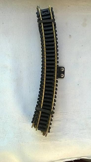 Mehano sine HO R400, 30 stepeni,12 kom. plasticni krajevi sina na 9 at lalafo.rs — 1 Mehano sine HO R400, 30 stepeni,12 kom. plasticni krajevi sina na 9 — 1