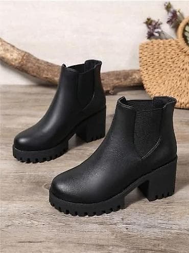 Ženske crne gležnjače sa platformom i blok petom. - Materijal: glatka na lalafo.rs — 5 Ženske crne gležnjače sa platformom i blok petom. - Materijal: glatka — 5