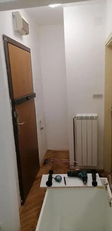 Ormar 39 🏠✨ 🔹 Materijal: Univer 18mm u belom dekoru 🔹 Dimenzije: ✅ na lalafo.rs Ormar 39 🏠✨ 🔹 Materijal: Univer 18mm u belom dekoru 🔹 Dimenzije: ✅