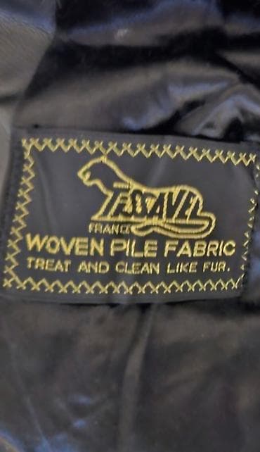 Zovite na moj broj: nula-šest-tri-osam-pet-devet-sest-tri-nula-nula ( na lalafo.rs — 5 Zovite na moj broj: nula-šest-tri-osam-pet-devet-sest-tri-nula-nula ( — 5