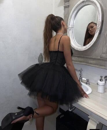 Kratka crna haljina na bretele – korsetski kroj sa pufnastom suknjom na lalafo.rs Kratka crna haljina na bretele – korsetski kroj sa pufnastom suknjom