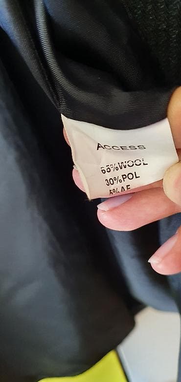 Access prelep crni zimski kaput sa karnerima, kao nov, bez ikakvih na lalafo.rs — 3 Access prelep crni zimski kaput sa karnerima, kao nov, bez ikakvih — 3