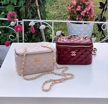 Chanel Ženska crossbody torba sa prošivenim dezenom i lancem - Model at lalafo.rs — 1 Chanel Ženska crossbody torba sa prošivenim dezenom i lancem - Model — 1