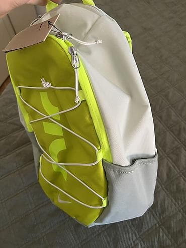 Other: NIKE AIR GRAPHICS Backpack 21l NOVO
DV at lalafo.rs — 7 Other: NIKE AIR GRAPHICS Backpack 21l NOVO
DV — 7