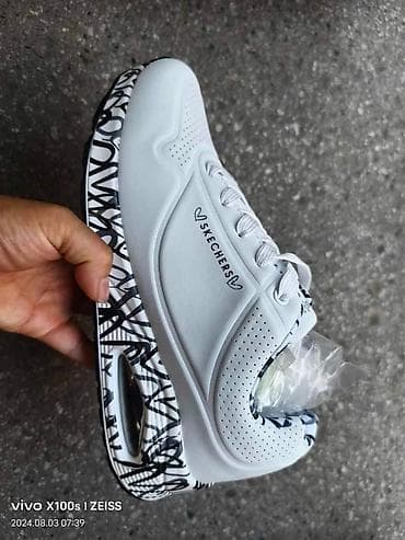 Skechers ❤️💚🩵
Veličine 36-41 ✅ at lalafo.rs Skechers ❤️💚🩵
Veličine 36-41 ✅