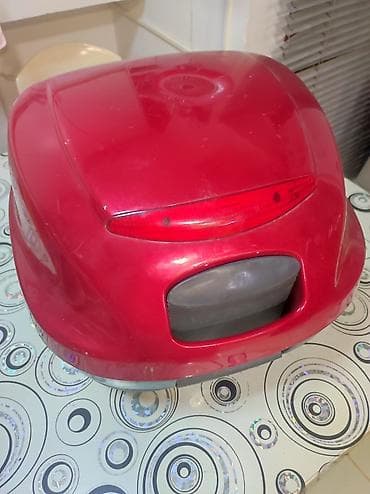 Kutija za odlaganje stvari na motociklu ili skuteru, izrađena od at lalafo.rs Kutija za odlaganje stvari na motociklu ili skuteru, izrađena od