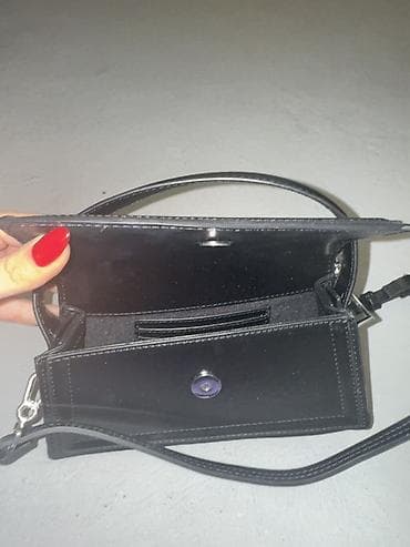 Crna mini Zara torbica – elegantan, minimalistički dizajn. - na lalafo.rs — 3 Crna mini Zara torbica – elegantan, minimalistički dizajn. - — 3