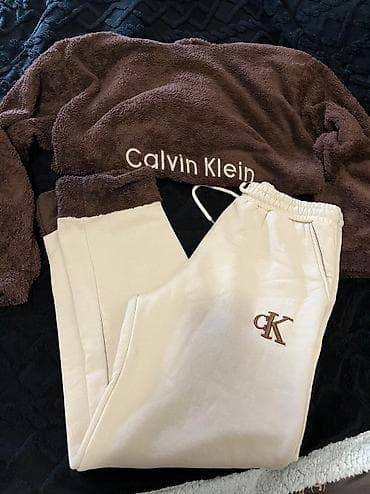 Sweatsuit Sets: Calvin Klein komplet trenerka at lalafo.rs — 1 Sweatsuit Sets: Calvin Klein komplet trenerka — 1