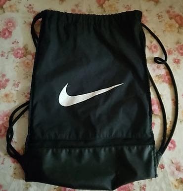 Nike original sportska torba
Veca. Za trening .Fixna je cena na lalafo.rs Nike original sportska torba
Veca. Za trening .Fixna je cena