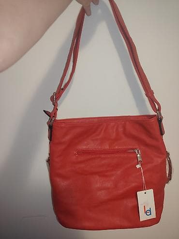 Crvena ženska torba preko ramena - Materijal: mekana eko koža na lalafo.rs — 2 Crvena ženska torba preko ramena - Materijal: mekana eko koža — 2