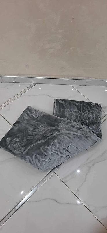 Zimsko ćebe singl:Dimenzije 150x200.Cena 2600 dinara na lalafo.rs — 6 Zimsko ćebe singl:Dimenzije 150x200.Cena 2600 dinara — 6