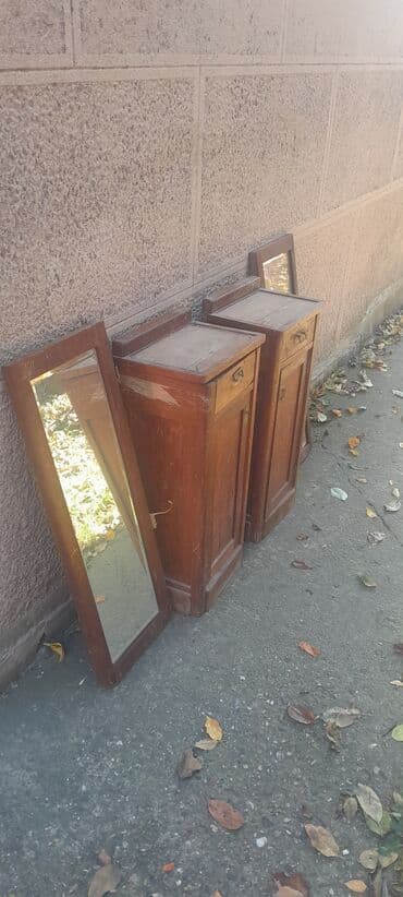 Antique Dressers: Drvene noćne ormariće – starinski model - Materijal: puno drvo (hrast at lalafo.rs — 10 Antique Dressers: Drvene noćne ormariće – starinski model - Materijal: puno drvo (hrast — 10