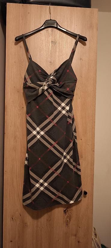 Haljina na bretele Burberry Brit - Model: mini/koleno dužina, A-kroja na lalafo.rs — 1 Haljina na bretele Burberry Brit - Model: mini/koleno dužina, A-kroja — 1