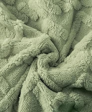 🦋Krznena reljefna ćebad🦋
🦋Dimenzije-200*230 na lalafo.rs — 2 🦋Krznena reljefna ćebad🦋
🦋Dimenzije-200*230 — 2