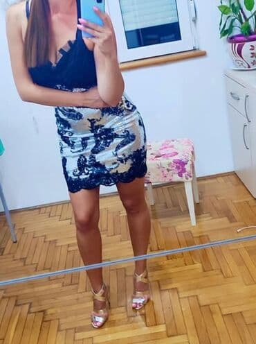 Elegantna mini haljina na bretele - Kroj: uska silueta, mini dužina na lalafo.rs Elegantna mini haljina na bretele - Kroj: uska silueta, mini dužina