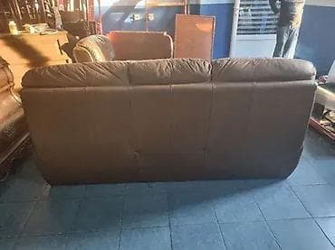 cista koza broj: Prelep trosed u odlicnom stanju kao nov. Prava koza at lalafo.rs — 5 cista koza broj: Prelep trosed u odlicnom stanju kao nov. Prava koza — 5