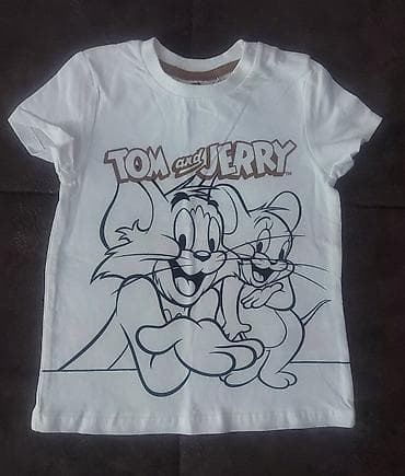 Paket odeće za dečaka (više komada): 1) Siva dukserica sa kapuljačom na lalafo.rs — 8 Paket odeće za dečaka (više komada): 1) Siva dukserica sa kapuljačom — 8