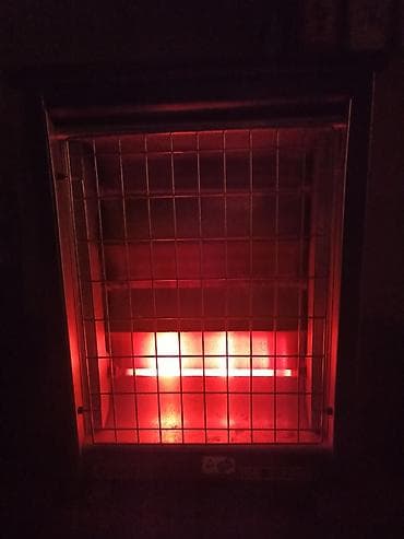 Mala kvarcna peć snage 1200W (3 x 400W) sa termostatom. Potpuno na lalafo.rs — 10 Mala kvarcna peć snage 1200W (3 x 400W) sa termostatom. Potpuno — 10