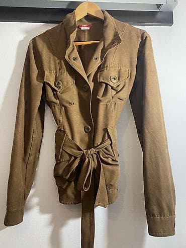Ženska jakna/blejzer u safari stilu, braon boje. - Kroj: strukirani na lalafo.rs — 1 Ženska jakna/blejzer u safari stilu, braon boje. - Kroj: strukirani — 1