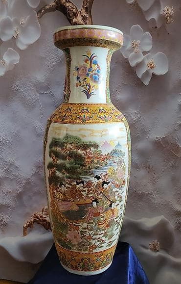 Velika vaza porcelanska,rucno reljefno oslikana 1950g+. Velika na lalafo.rs Velika vaza porcelanska,rucno reljefno oslikana 1950g+. Velika