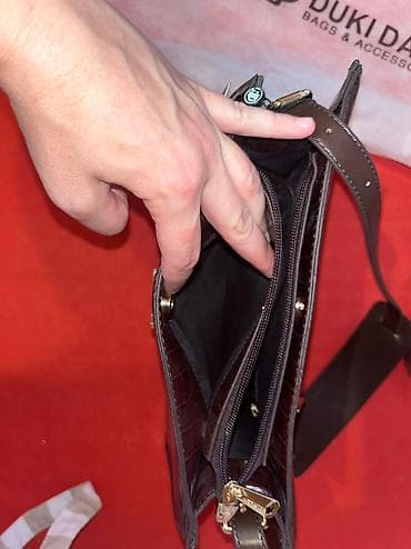Nova DUKI DASO torba, tamno braon boje sa kroko printom. Ima kraću na lalafo.rs — 7 Nova DUKI DASO torba, tamno braon boje sa kroko printom. Ima kraću — 7