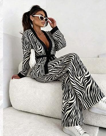 Overalls: Kompleti
Cena 2600
Uni vel.
V20 at lalafo.rs — 2 Overalls: Kompleti
Cena 2600
Uni vel.
V20 — 2