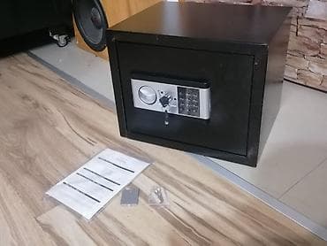 Sigurnosni sef sa digitalnom tastaturom i mehaničkim ključem. - na lalafo.rs Sigurnosni sef sa digitalnom tastaturom i mehaničkim ključem. -