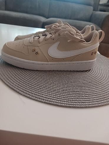 Patike Nike Court Borough Low 2 u bež boji, sa prepoznatljivim belim na lalafo.rs — 3 Patike Nike Court Borough Low 2 u bež boji, sa prepoznatljivim belim — 3