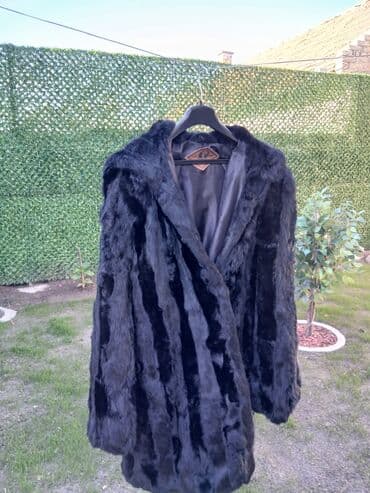 USLUŽNI OGLAS!!!!!!! Prodajem crnu bundu na lalafo.rs USLUŽNI OGLAS!!!!!!! Prodajem crnu bundu