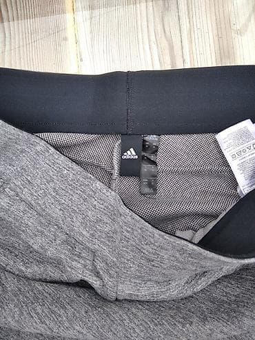 Adidas polovna trenerka vel. M u dobrom stanju na lalafo.rs — 2 Adidas polovna trenerka vel. M u dobrom stanju — 2