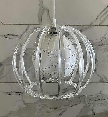 Moderan luster sa providnim akrilnim kavezom i okruglom, matiranom na lalafo.rs — 2 Moderan luster sa providnim akrilnim kavezom i okruglom, matiranom — 2